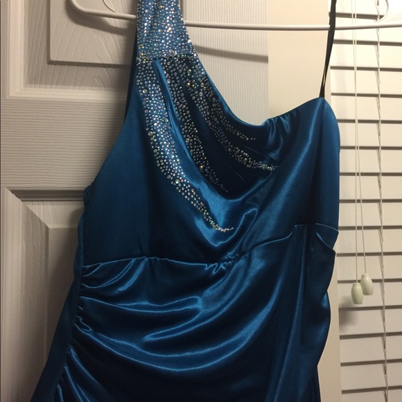 Prom Dress - Picture 1 of 4